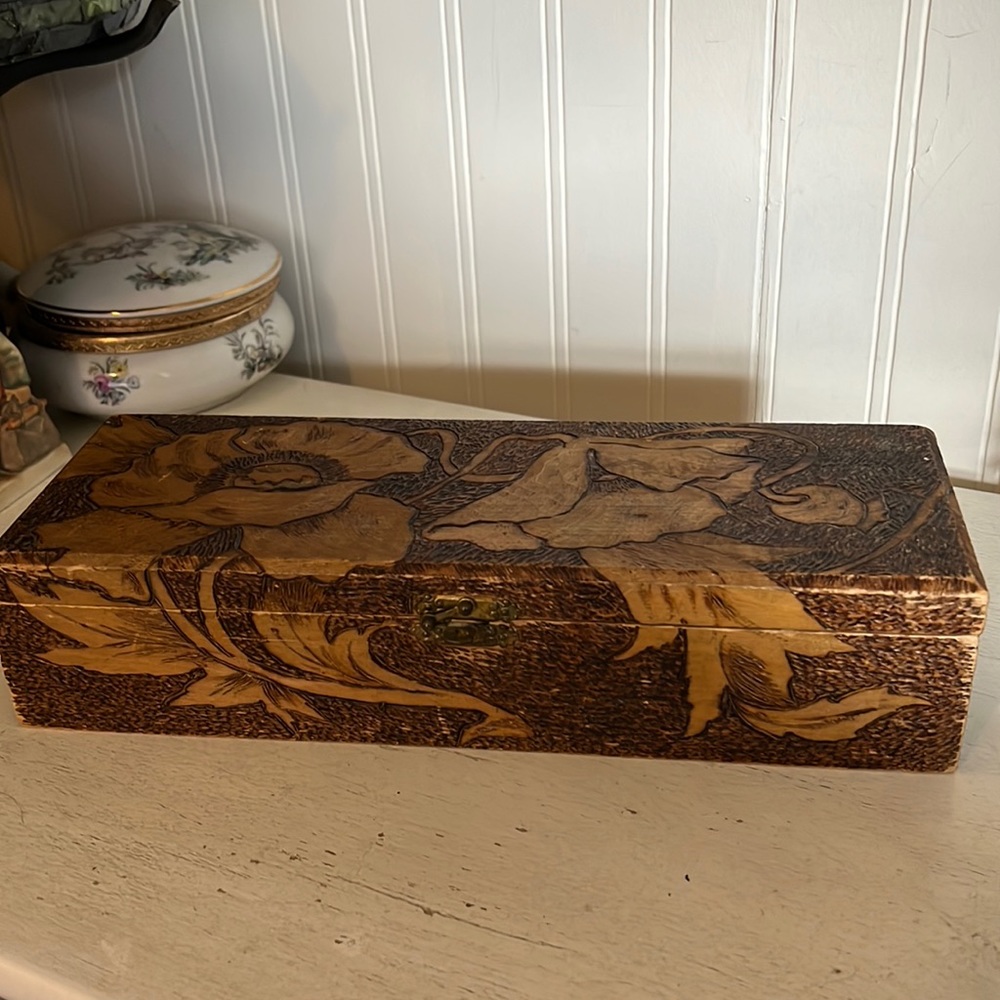 Vintage hand carved box flowers ladies glove box